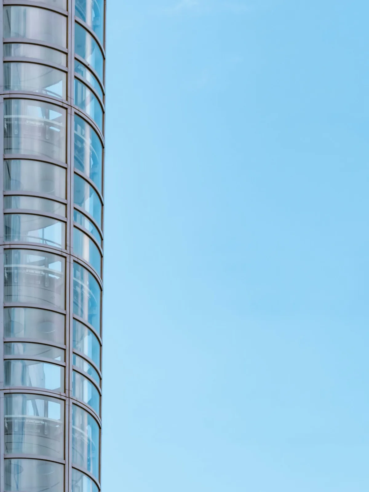 Digital Minimalism: What It Is, and How It Compares to Digital Feng Shui
